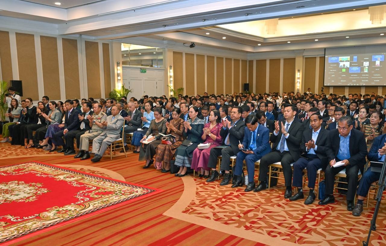 ed9d44d9fb70a4108d1eaac097ea73e7