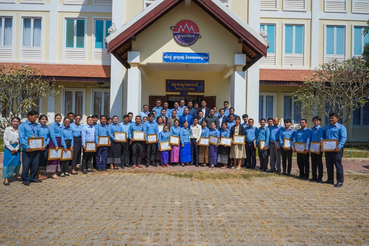 af833cbde9cbb351fa68bbe1d8110ae9